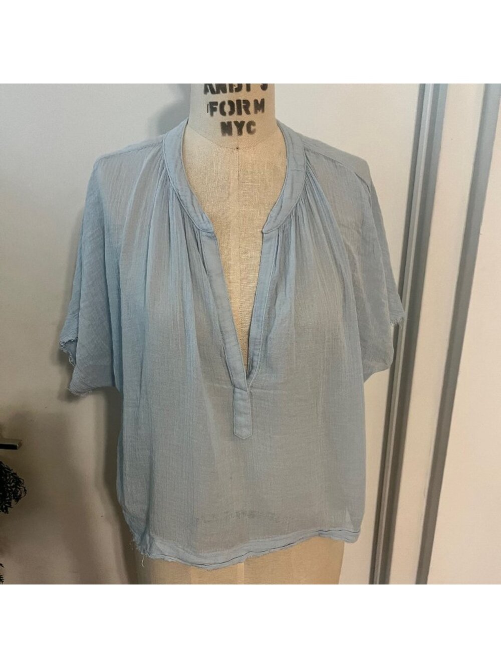 9SEED Lightweight‎ Sheer Light Blue Gauze Top Size Small